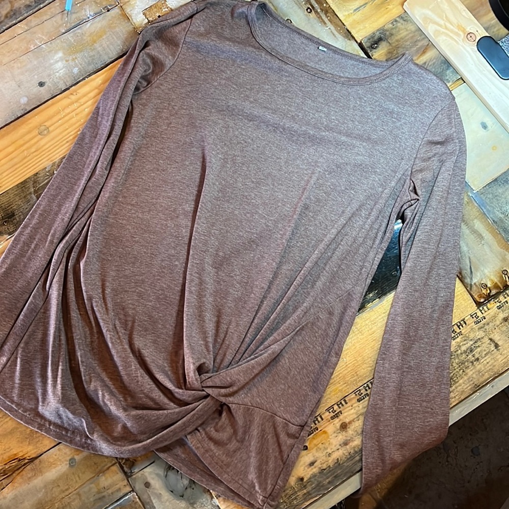 Blouse. Tag is missing